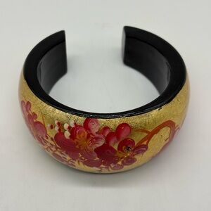 Elegant Gold and Red Floral Chinese Bracelet